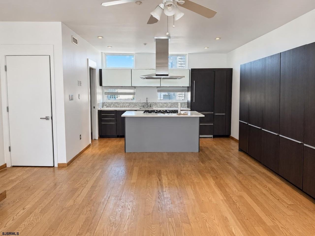 635 Carson Ave #635 - Photo 3 of 23
