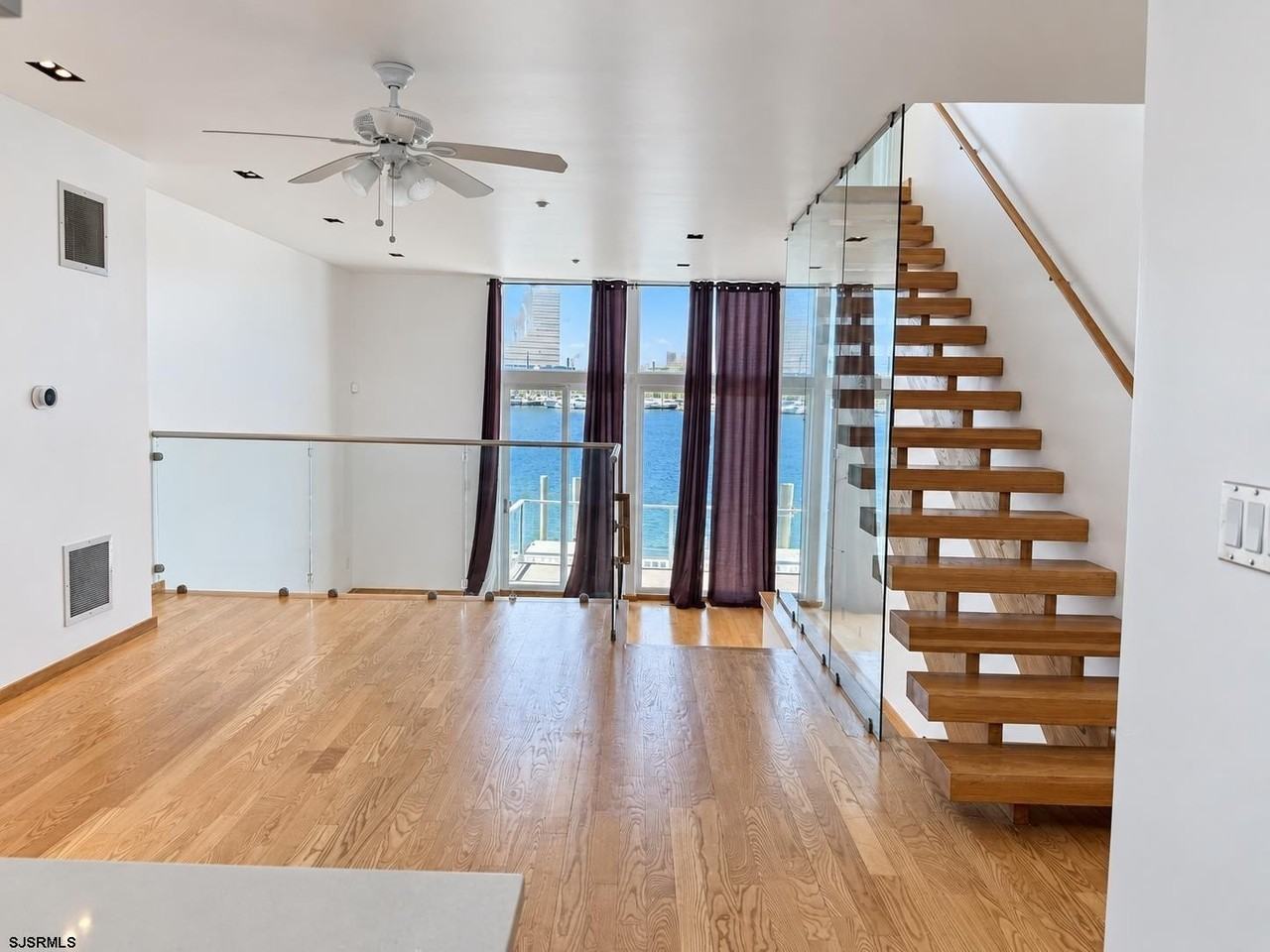 635 Carson Ave #635 - Photo 5 of 23