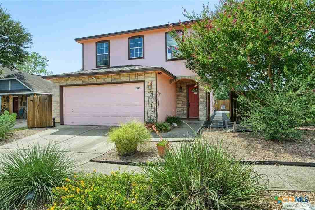 7425 Thannas Way - Photo 3 of 28