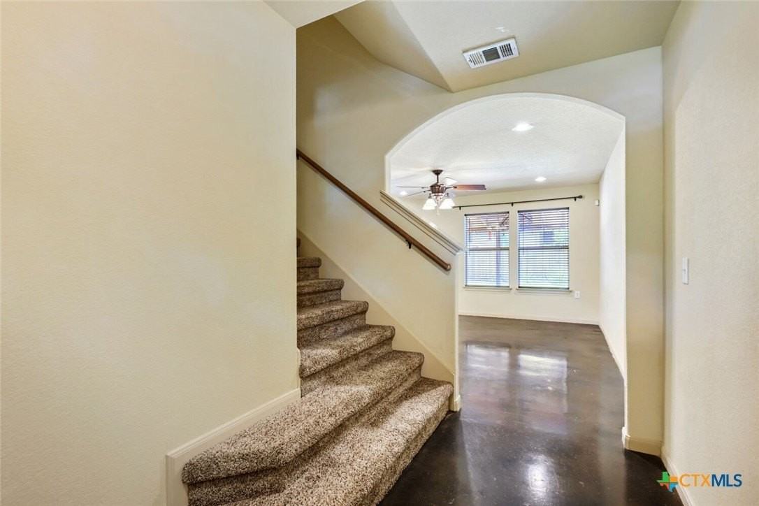 7425 Thannas Way - Photo 4 of 28