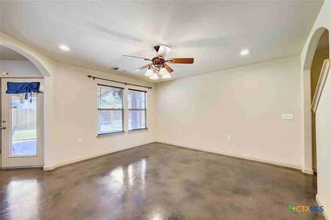 7425 Thannas Way - Photo 6 of 28