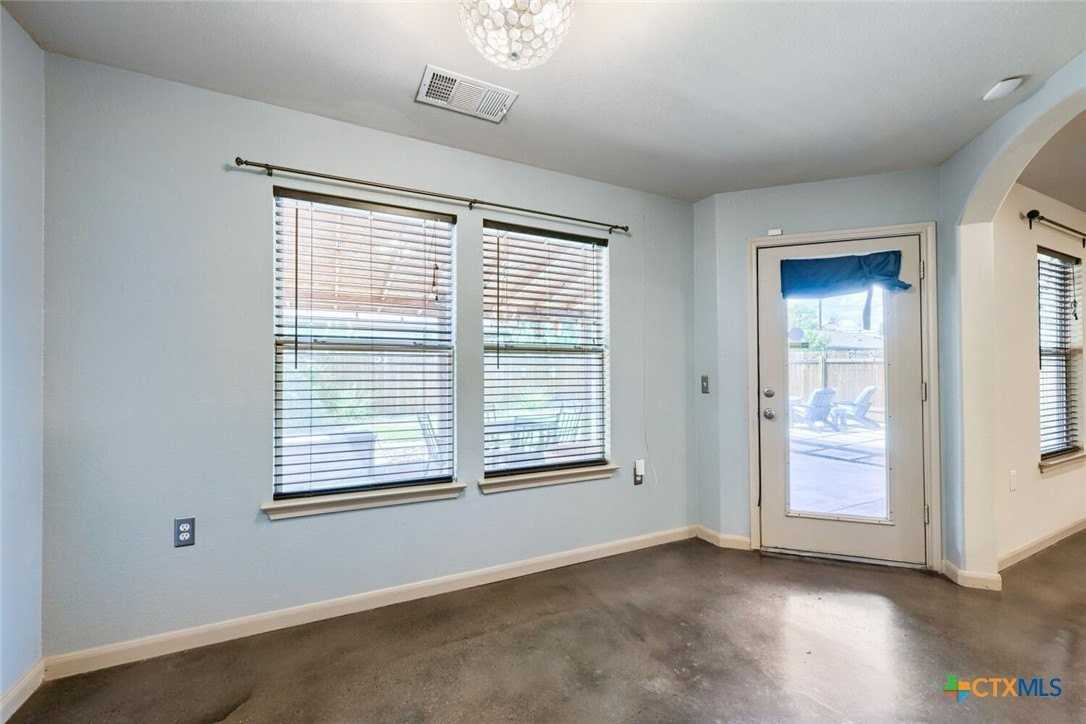 7425 Thannas Way - Photo 7 of 28