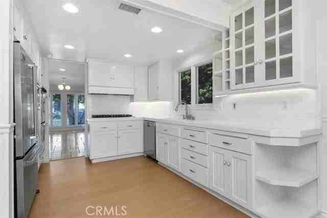 3160 Alta Laguna Blvd - Photo 2 of 8