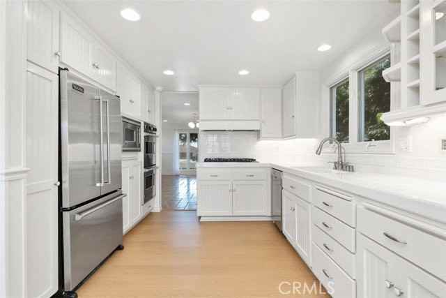 3160 Alta Laguna Blvd - Photo 3 of 8