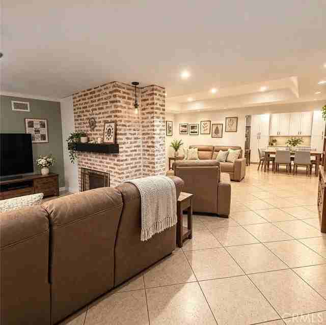 6261 Rosemary Dr - Photo 5 of 7