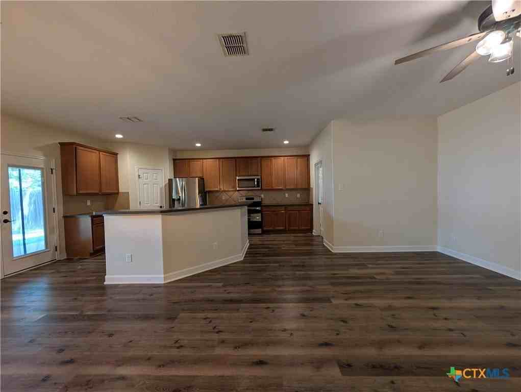 349 Placid Mdw - Photo 5 of 48