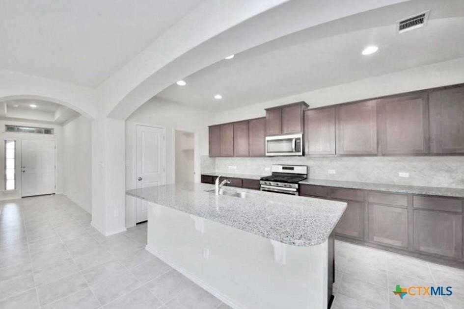 1212 Matt Ln - Photo 5 of 27