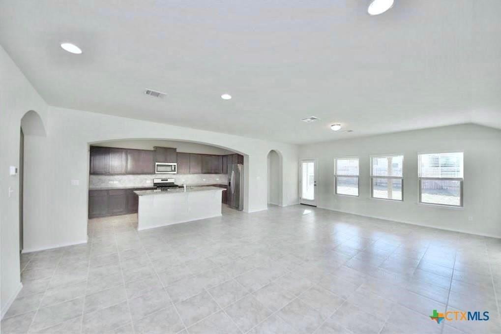 1212 Matt Ln - Photo 6 of 27
