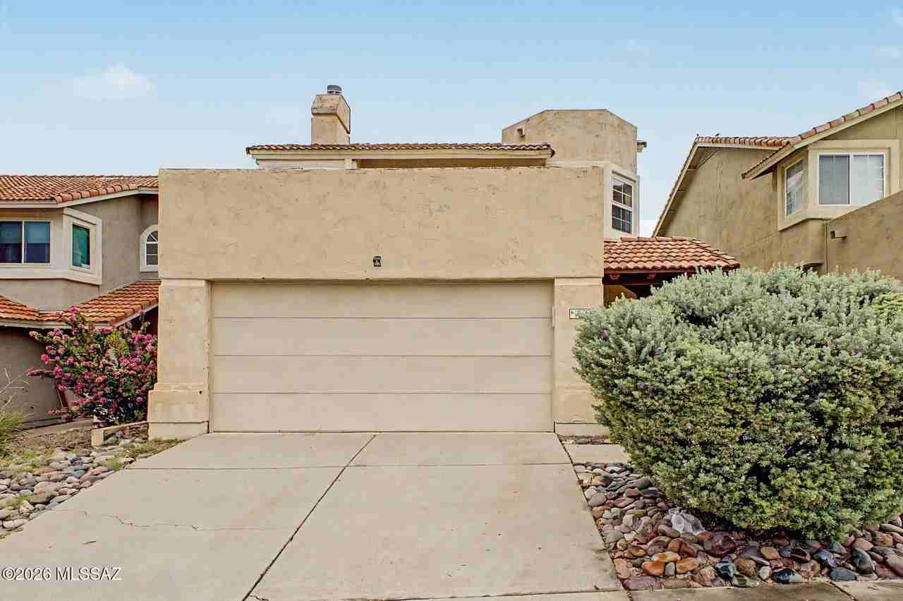 11525 N Eagle Peak Dr - Photo 2 of 36
