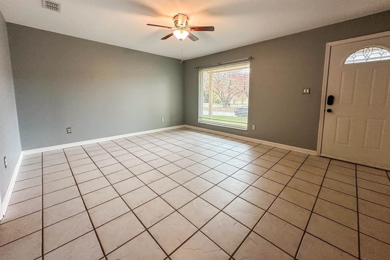 2630 Mayfair Rd - Photo 3 of 33