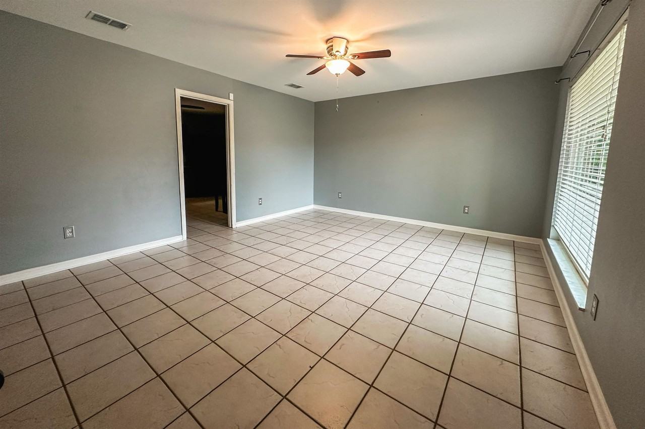 2630 Mayfair Rd - Photo 4 of 33