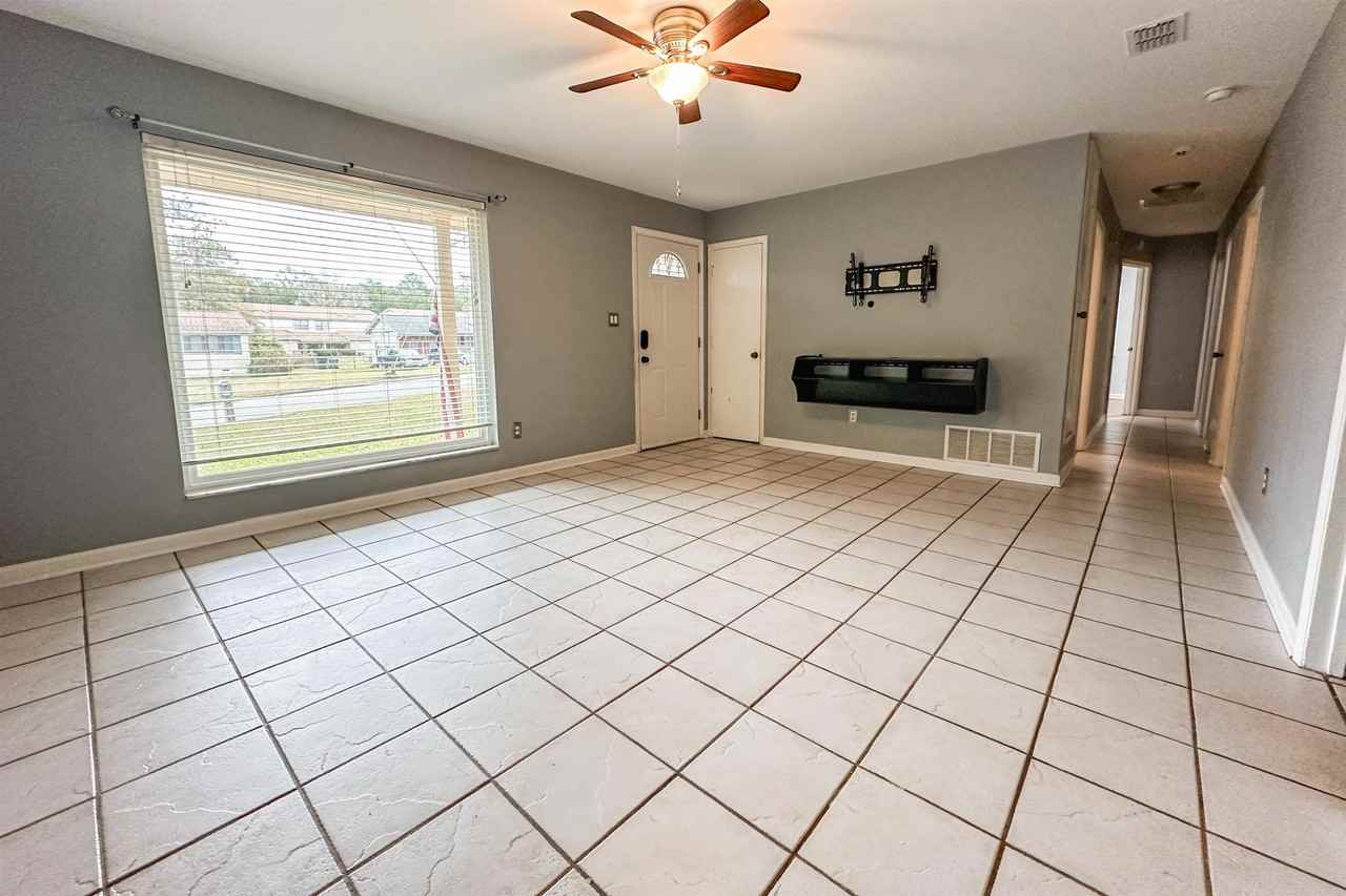 2630 Mayfair Rd - Photo 5 of 33