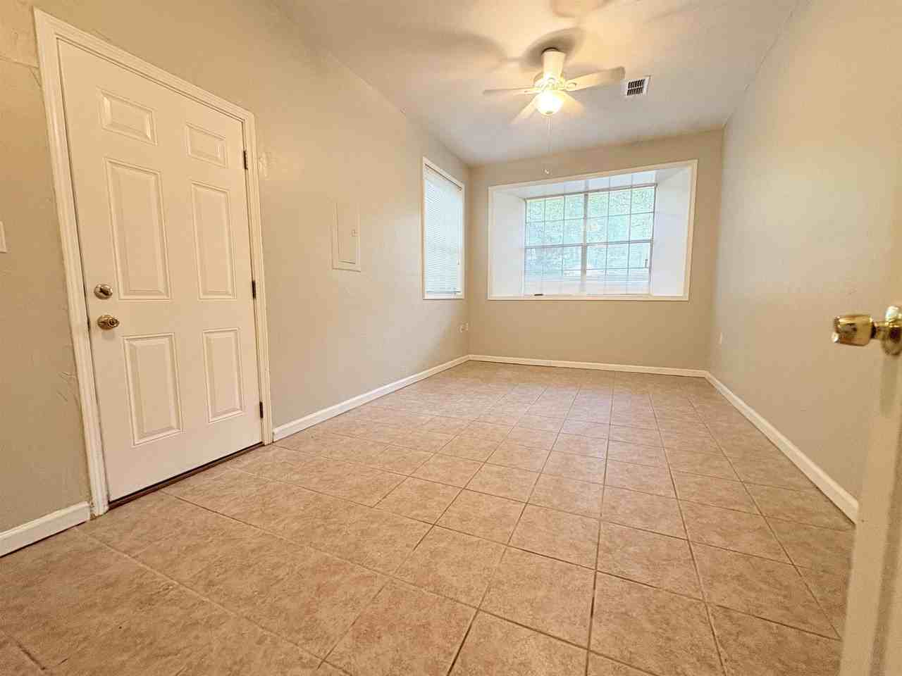 1840 Devra Dr - Photo 7 of 23