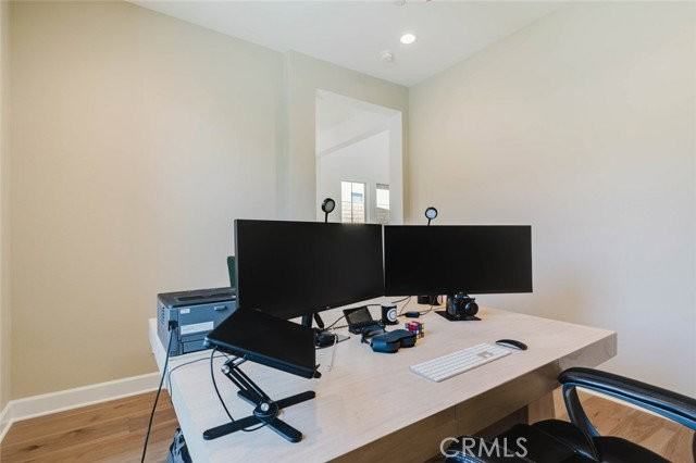 11716 Canoga Ave - Photo 6 of 8