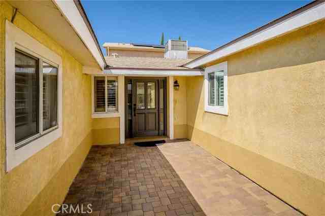 11243 Paso Robles Ave - Photo 2 of 8