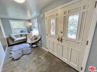 22839 Oxnard St - Photo 3 of 7