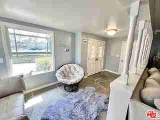 22839 Oxnard St - Photo 4 of 7