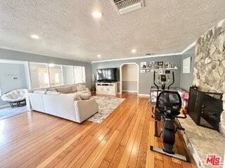 22839 Oxnard St - Photo 7 of 7