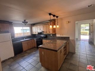 6667 Lederer Ave - Photo 3 of 8
