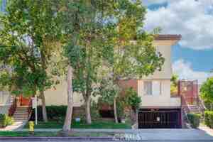 featured image of 918 E Harvard St #C