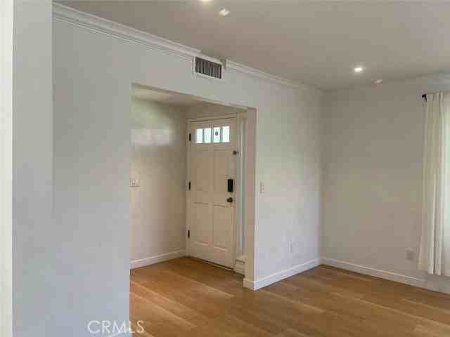 8706 Ardendale Ave - Photo 4 of 7