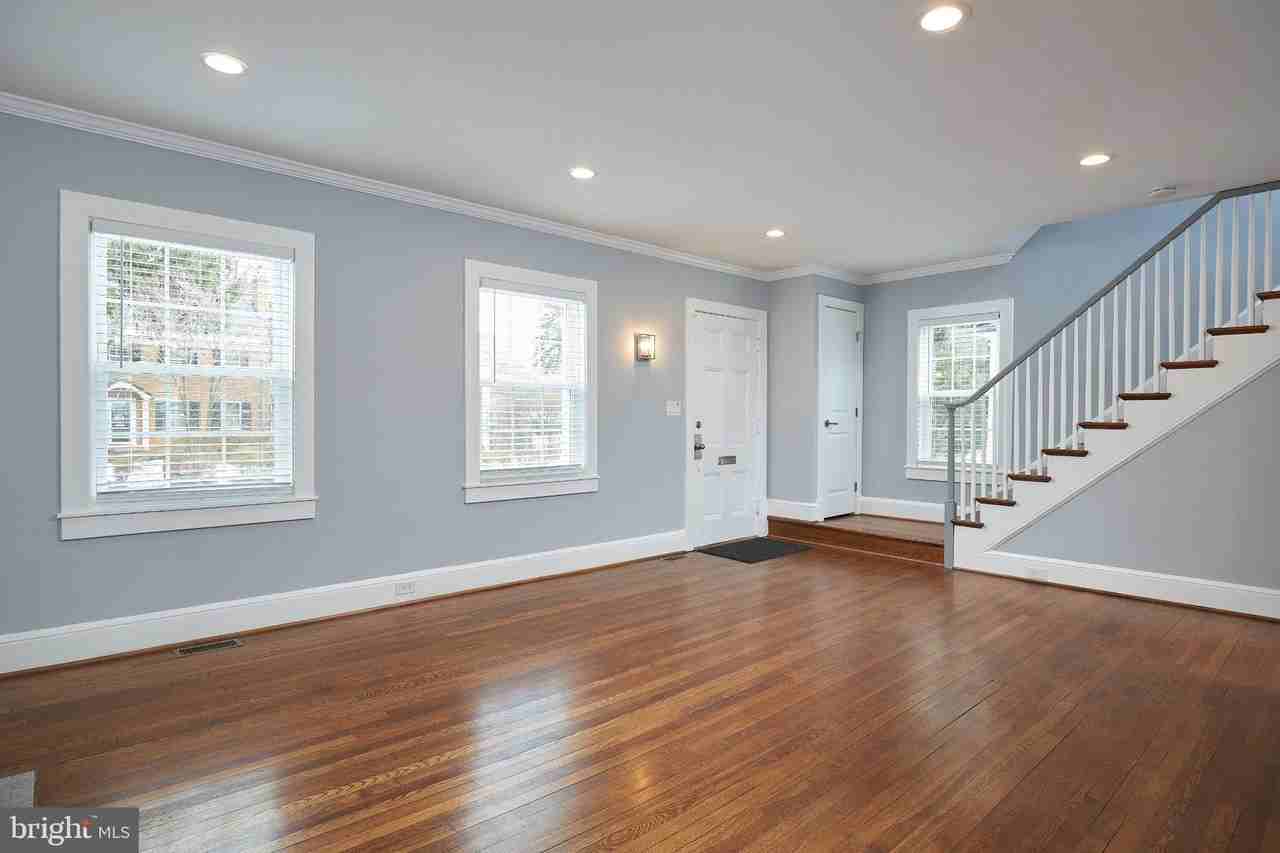 4912 Brandywine St Nw - Photo 4 of 50