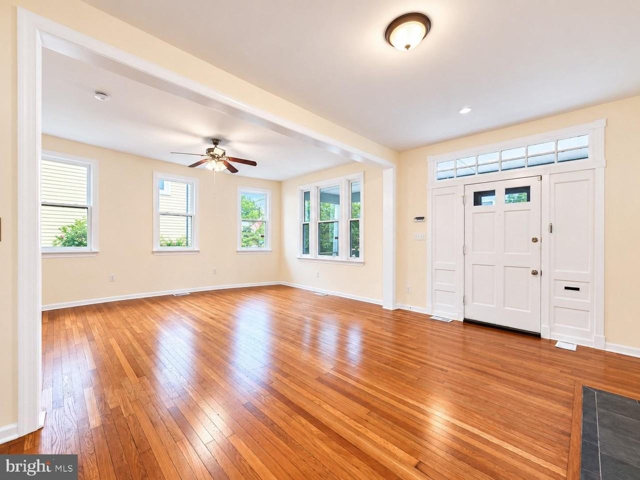 2237 Mount View Pl Se - Photo 5 of 46