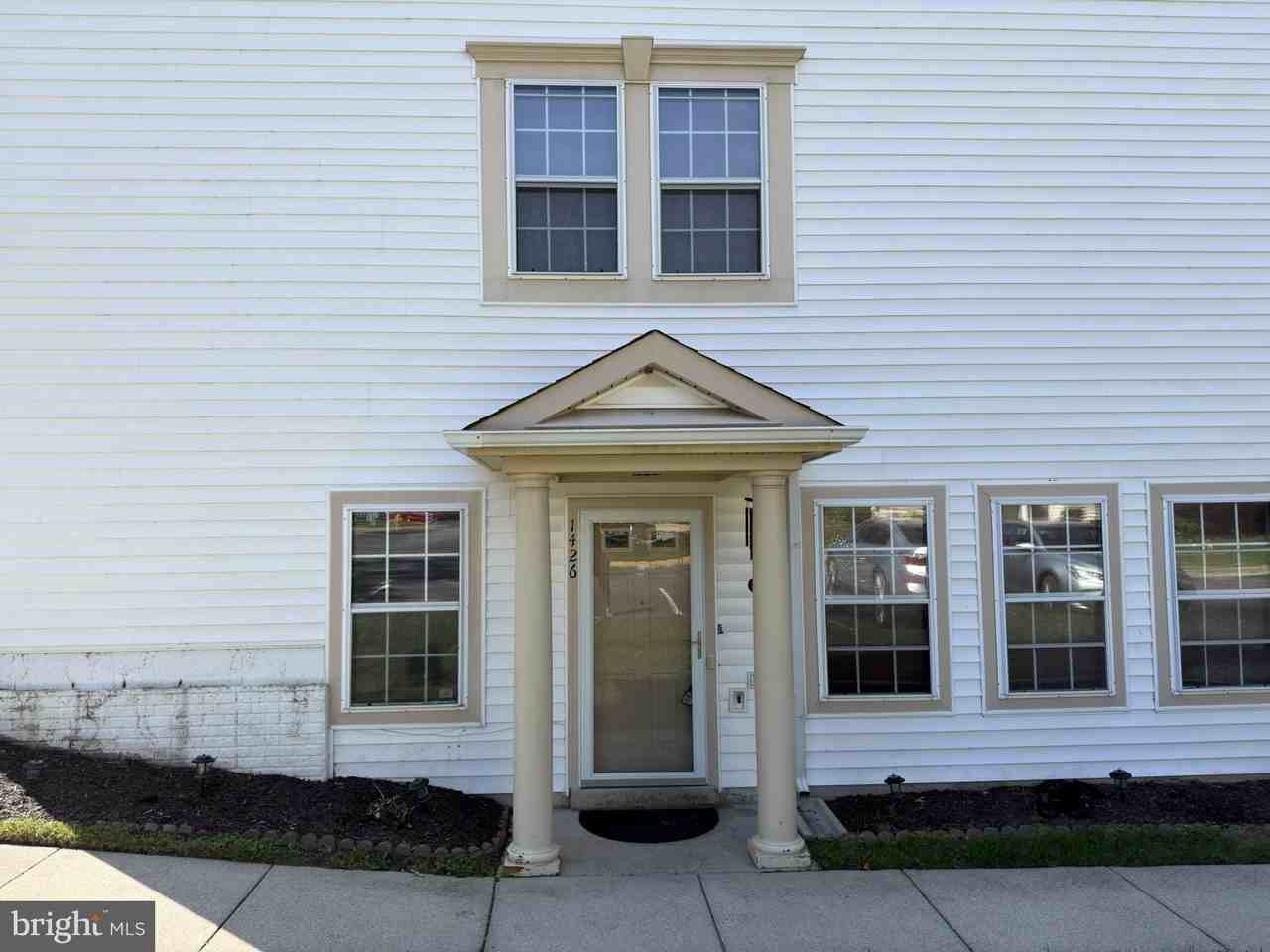 1426 Nutwood Ct