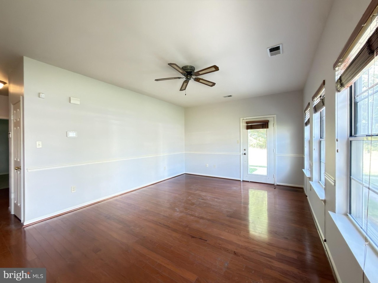 1426 Nutwood Ct - Photo 4 of 15