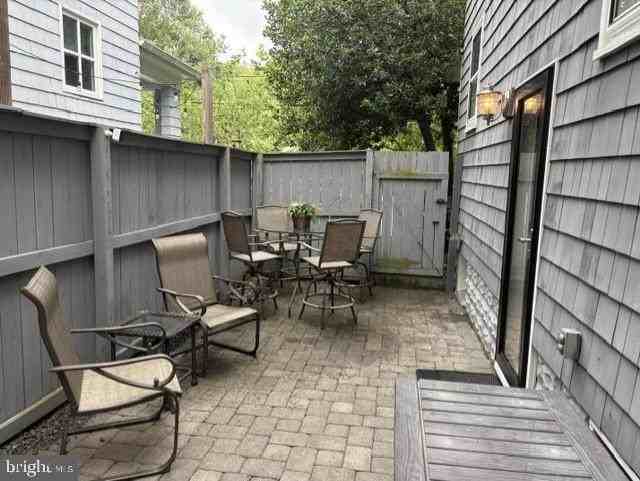 20 Shaw St - Photo 5 of 40
