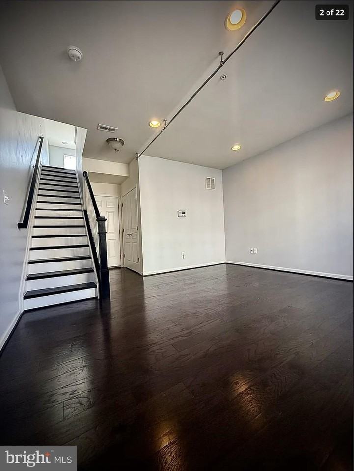 2724 Downing Ln - Photo 2 of 22