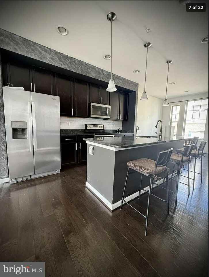 2724 Downing Ln - Photo 5 of 22
