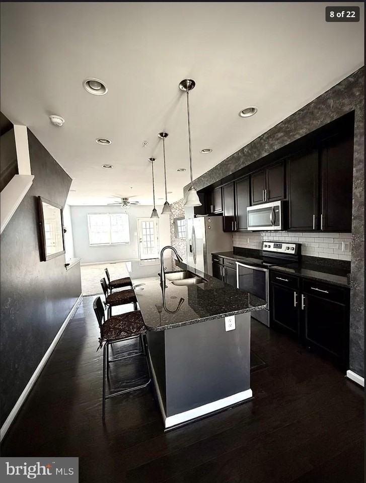 2724 Downing Ln - Photo 6 of 22