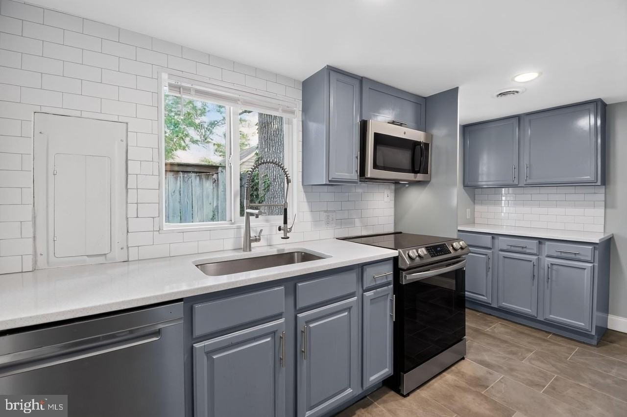 1727 Forestville Rd - Photo 2 of 29