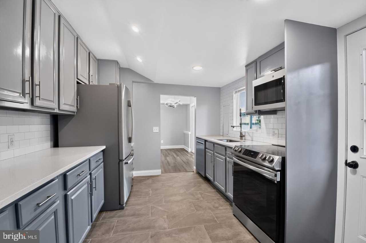 1727 Forestville Rd - Photo 3 of 29