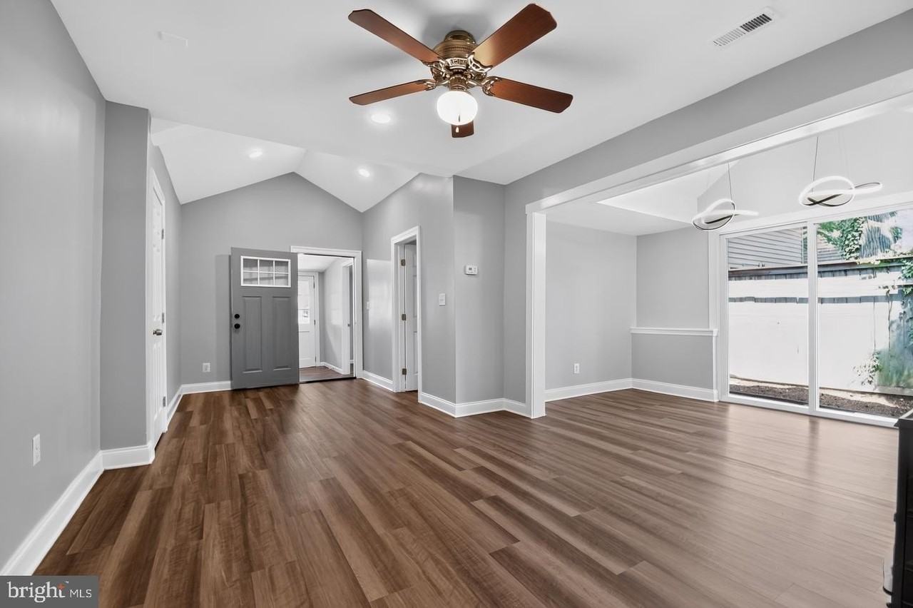 1727 Forestville Rd - Photo 5 of 29