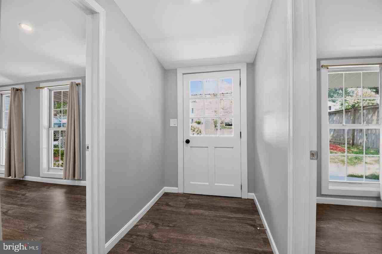 1727 Forestville Rd - Photo 6 of 29
