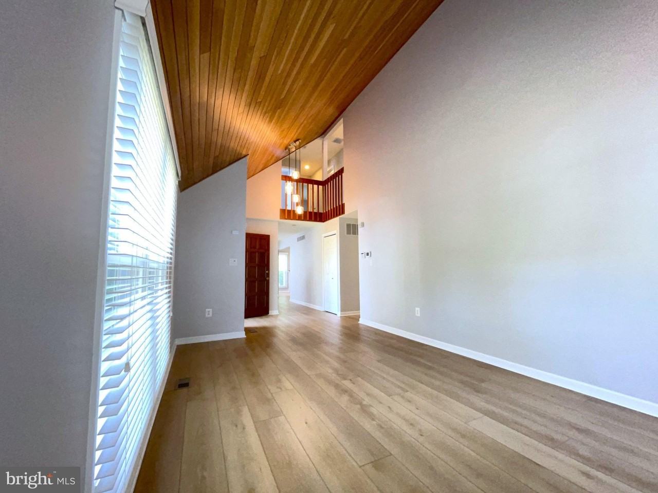 2915 Winters Chase Way - Photo 4 of 20