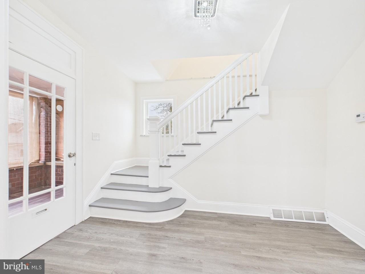 820 E Oldtown Rd - Photo 4 of 40