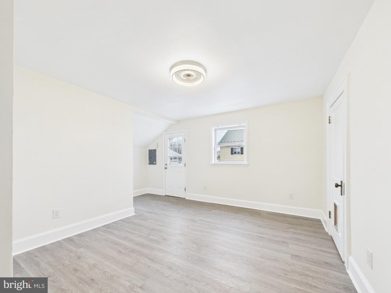 820 E Oldtown Rd - Photo 7 of 40