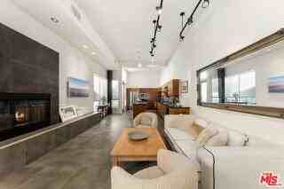 852 10th St #4 - Photo 3 of 7