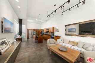 852 10th St #4 - Photo 4 of 7