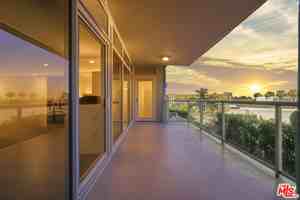 featured image of 13600 Marina Pointe Dr #407