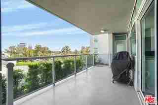 13600 Marina Pointe Dr #407 - Photo 2 of 7