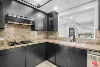 13600 Marina Pointe Dr #407 - Photo 4 of 7