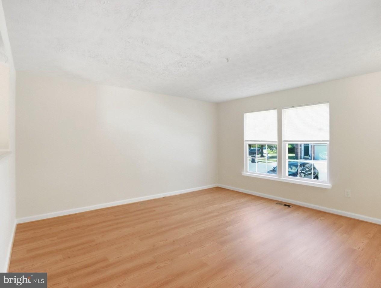 7805 Cornerstone Way - Photo 6 of 30