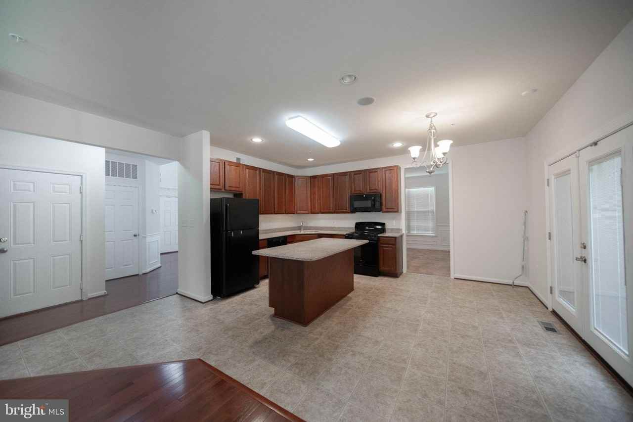 7356 Tottenham Dr - Photo 6 of 50