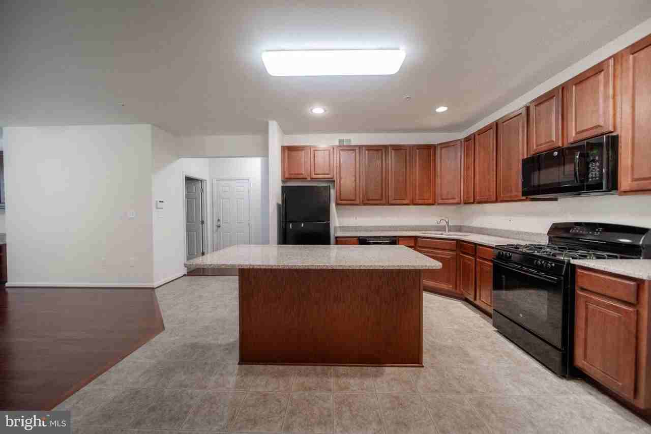 7356 Tottenham Dr - Photo 7 of 50