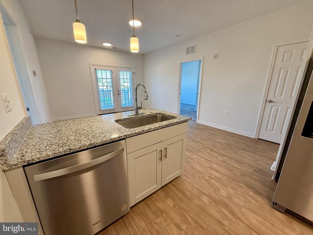 109 Charles St - Photo 5 of 26