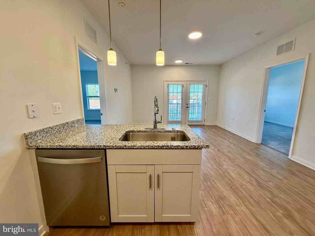 109 Charles St - Photo 7 of 26
